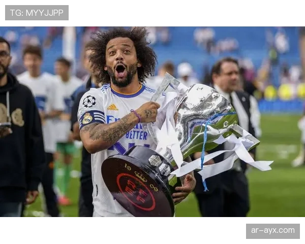 莱切主帅巴罗尼赛前发布会:将针对对手边后卫的助攻特点部署针对性压迫 莱切主帅巴罗尼赛前发布会:将针对对手边后卫的助攻特点部署针对性压迫